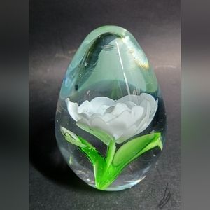 Blown art glass paperweight bright sunny White floral rose flower 3.5”